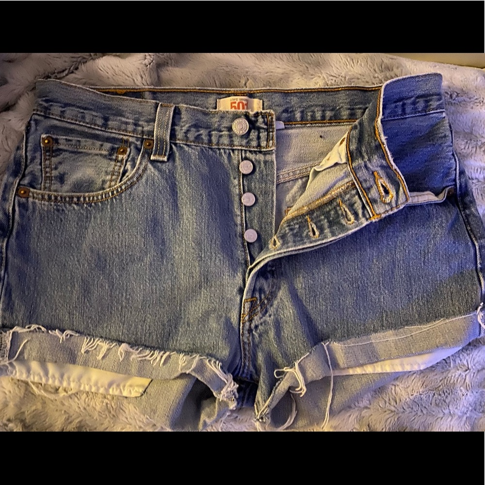 Levi’s 501 cutoff short!
